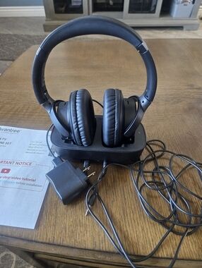 Avantree Wireless TV Over-Ear Headphones in Black
